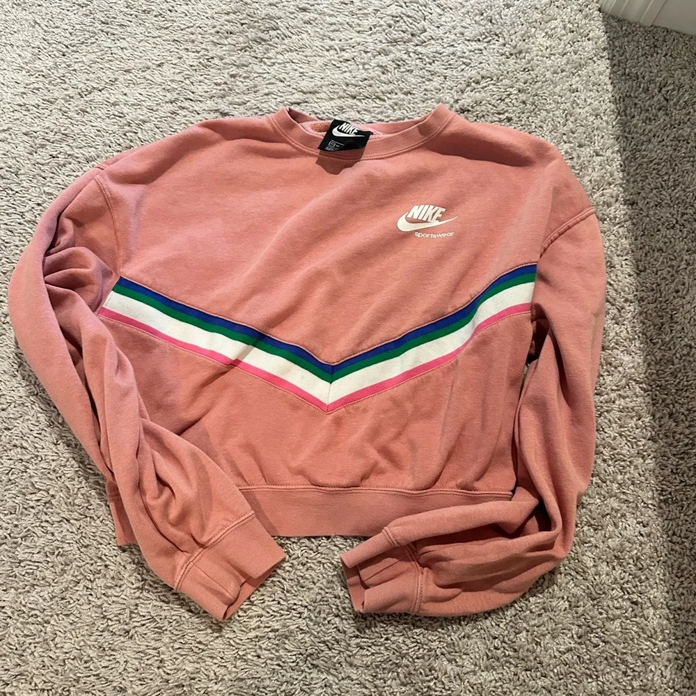 Bundle of cropped Nike sweatshirts - Picture 3 of 3